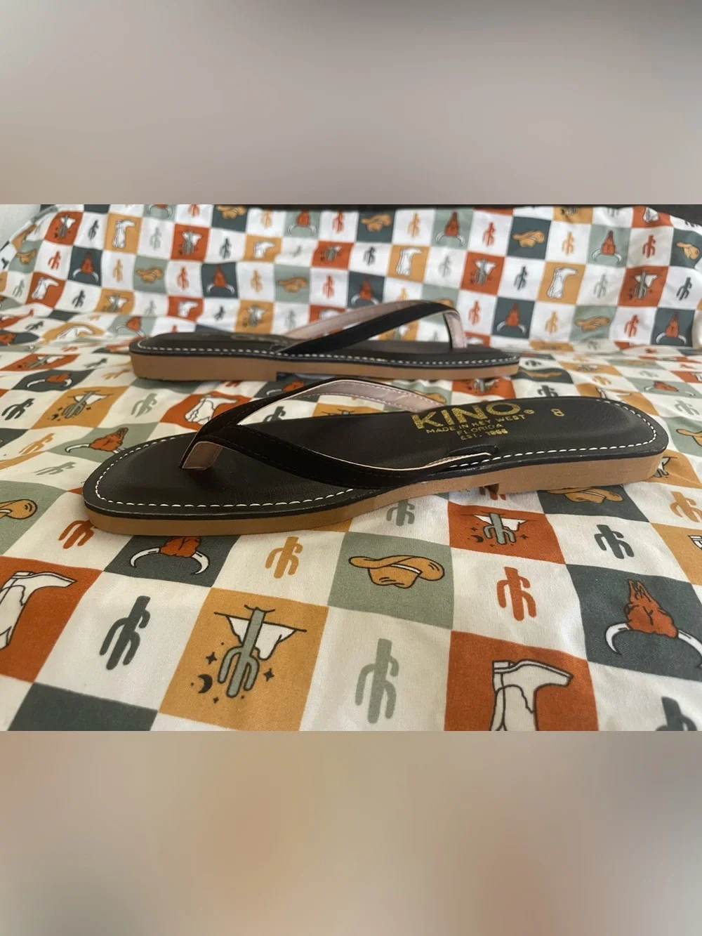 Kino Women's Black Flip Flop Sandals